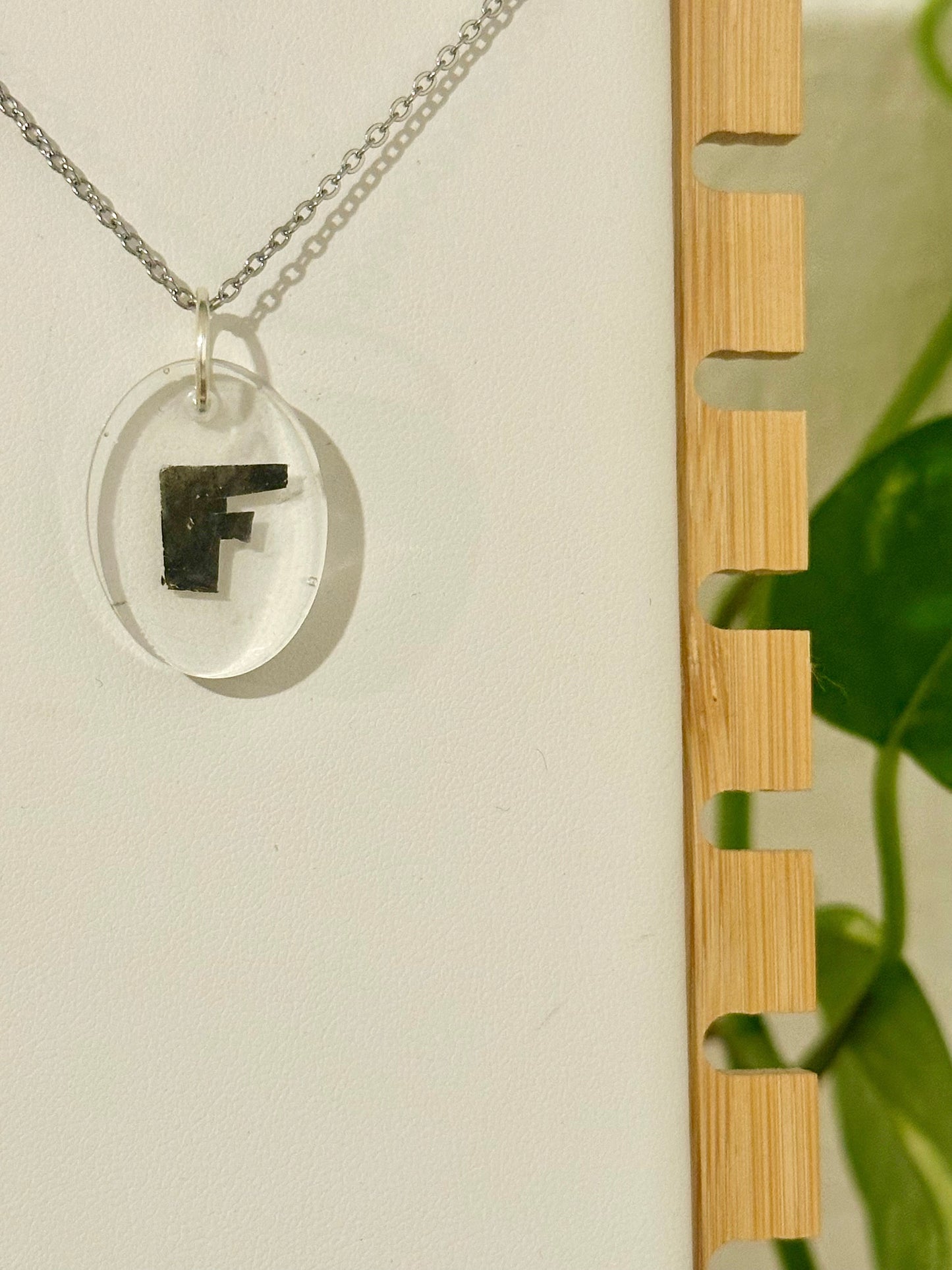 F letra negro